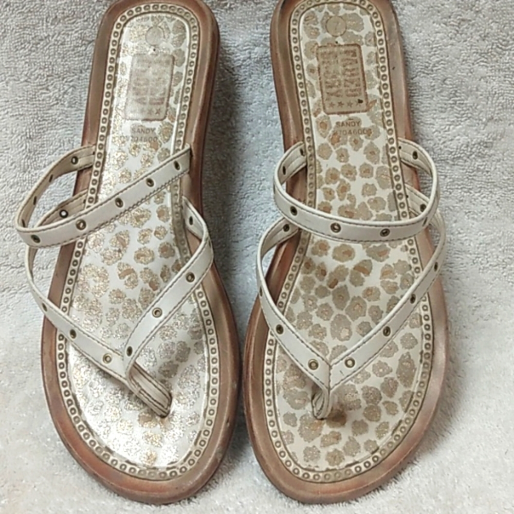 Women's white Grendene SZ 7 sandals made in Brazil. Good condition.